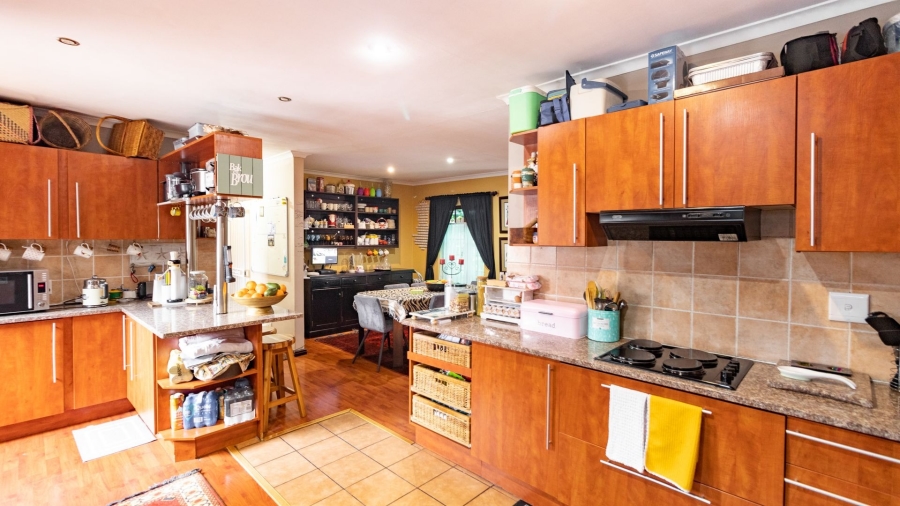 4 Bedroom Property for Sale in Gordons Bay Central Western Cape